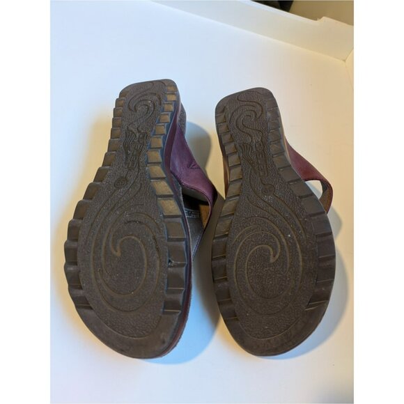 Dansko Embossed Red Leather Priya Thong Sandals 39 - Picture 6 of 8